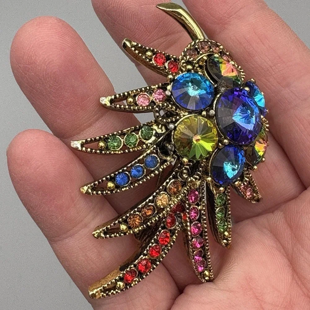 Vintage Weiss Brooch Harlequin Rivoli Unsigned Leaf GORGEOUS RARE